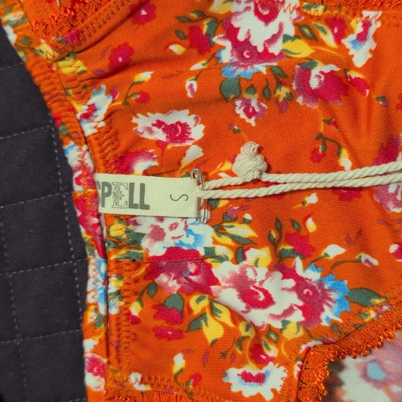 Spell Revolver Intimates Set - Picture 2 of 4